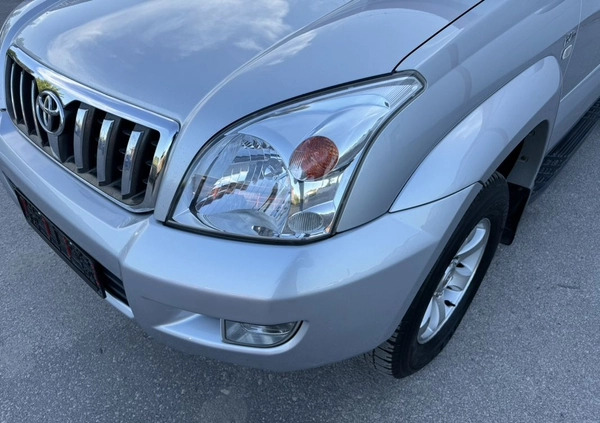 Toyota Land Cruiser cena 76500 przebieg: 332121, rok produkcji 2004 z Starachowice małe 631